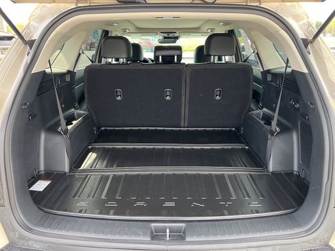 Used 2021 Kia Sorento S w/ Panoramic Sunroof Package image 5