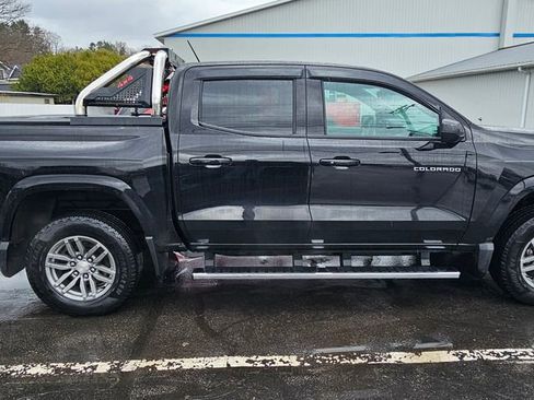 Used 2023 Chevrolet Colorado LT w/ LT Convenience Package II AWD/4WD image 6