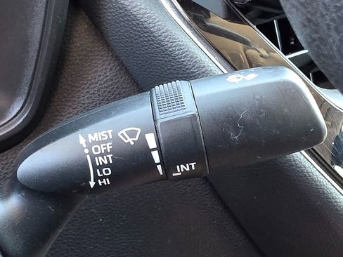 Used 2022 Toyota Corolla LE image 44