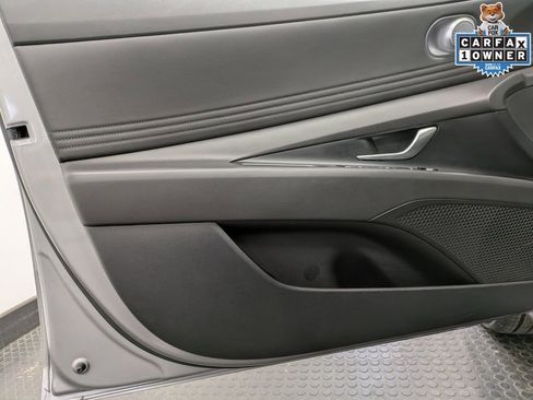 Used 2023 Hyundai Elantra SEL w/ Convenience Package image 8