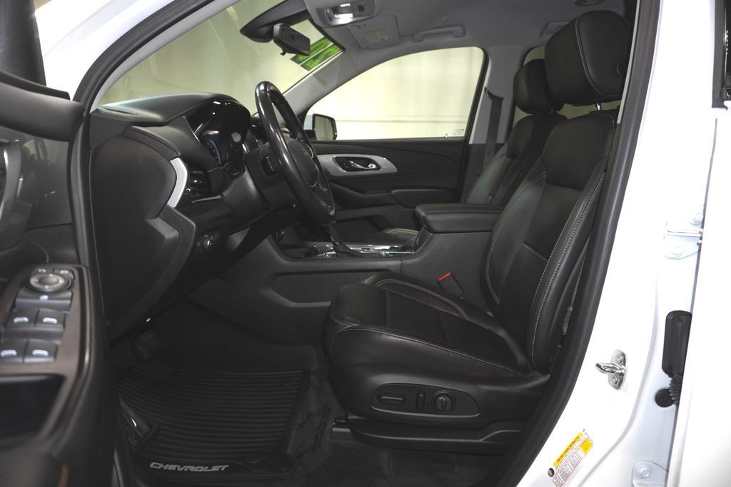 Used 2020 Chevrolet Traverse RS FWD image 14