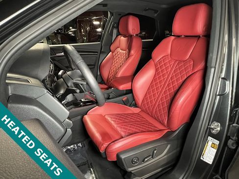 Used 2024 Audi SQ5 Premium Plus w/ Premium Plus Package image 3