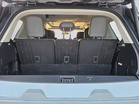 Used 2025 Ford Expedition Active RWD image 6