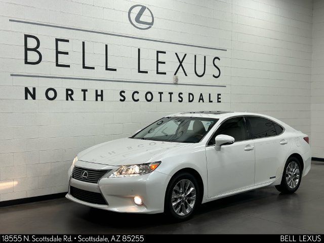 Used 2014 Lexus ES 300h w/ Premium Package w/Bamboo Trim FWD image 9
