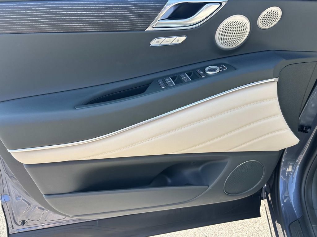 New 2027 Genesis GV80 3.5T e-SC AWD/4WD image 16
