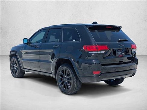Used 2022 Jeep Grand Cherokee Laredo X RWD image 8