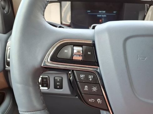 Used 2024 Lincoln Navigator L Black Label AWD/4WD image 19