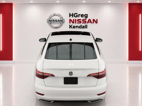 Used 2021 Volkswagen Jetta R-Line w/ R-Line Cold Weather Package FWD image 5
