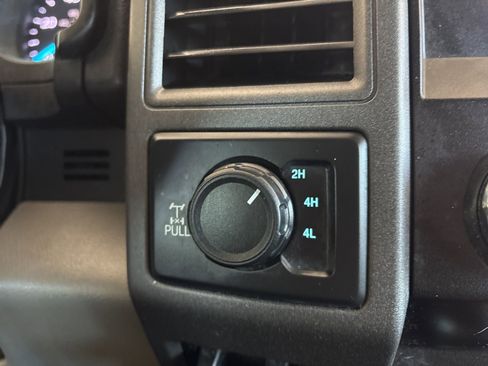 Used 2020 Ford F250 XL w/ STX Appearance Package image 23