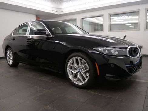 Used 2025 BMW 330i Sedan w/ Premium Package image 8