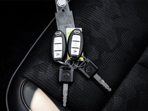 Used 2023 Nissan Titan PRO-4X w/ Off Road Protection Package image 59