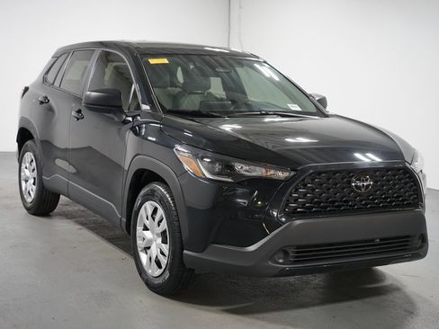 Certified 2025 Toyota Corolla Cross L image 4