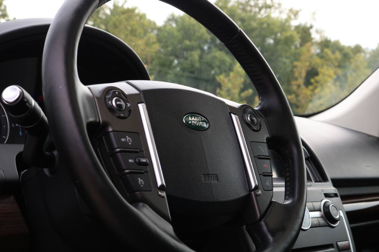 Used 2014 Land Rover LR2 AWD/4WD image 19