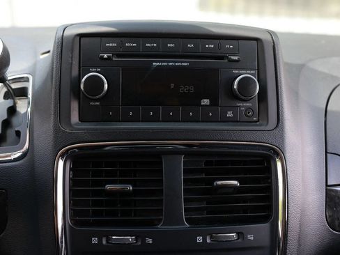 Used 2014 Dodge Grand Caravan SE w/ Quick Order Package 29E SE FWD image 23