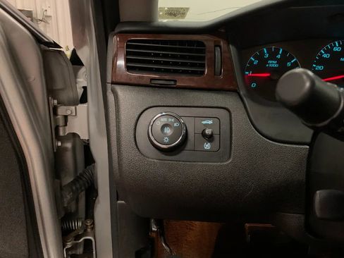 Used 2011 Chevrolet Impala LT image 26