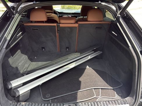 Used 2021 Audi Q8 Premium Plus w/ Premium Plus Package image 19