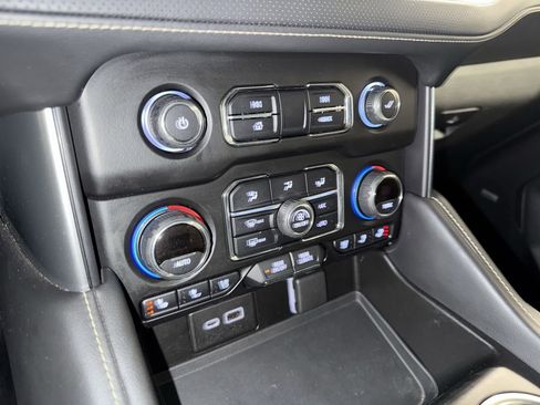 Used 2021 Chevrolet Tahoe Premier w/ Premium Package image 27