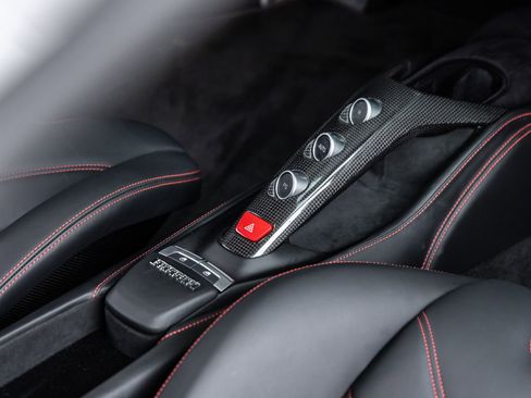 Used 2017 Ferrari 488 GTB RWD image 34