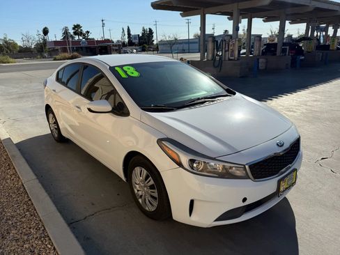 Used 2018 Kia Forte LX FWD image 3