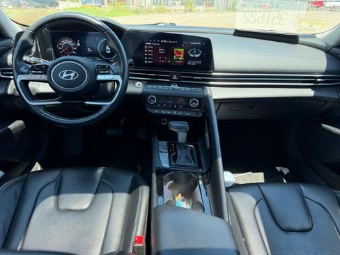 Used 2024 Hyundai Elantra Limited FWD image 9