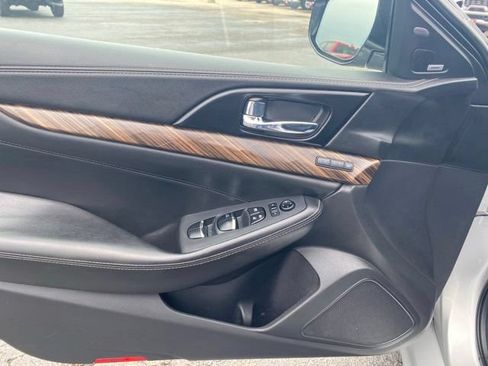 Used 2018 Nissan Maxima Platinum FWD image 10