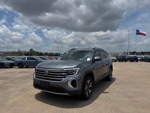 Used 2024 Volkswagen Atlas SE FWD image 8