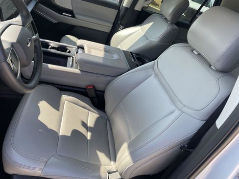 Used 2025 Ford Expedition Max Active RWD image 14