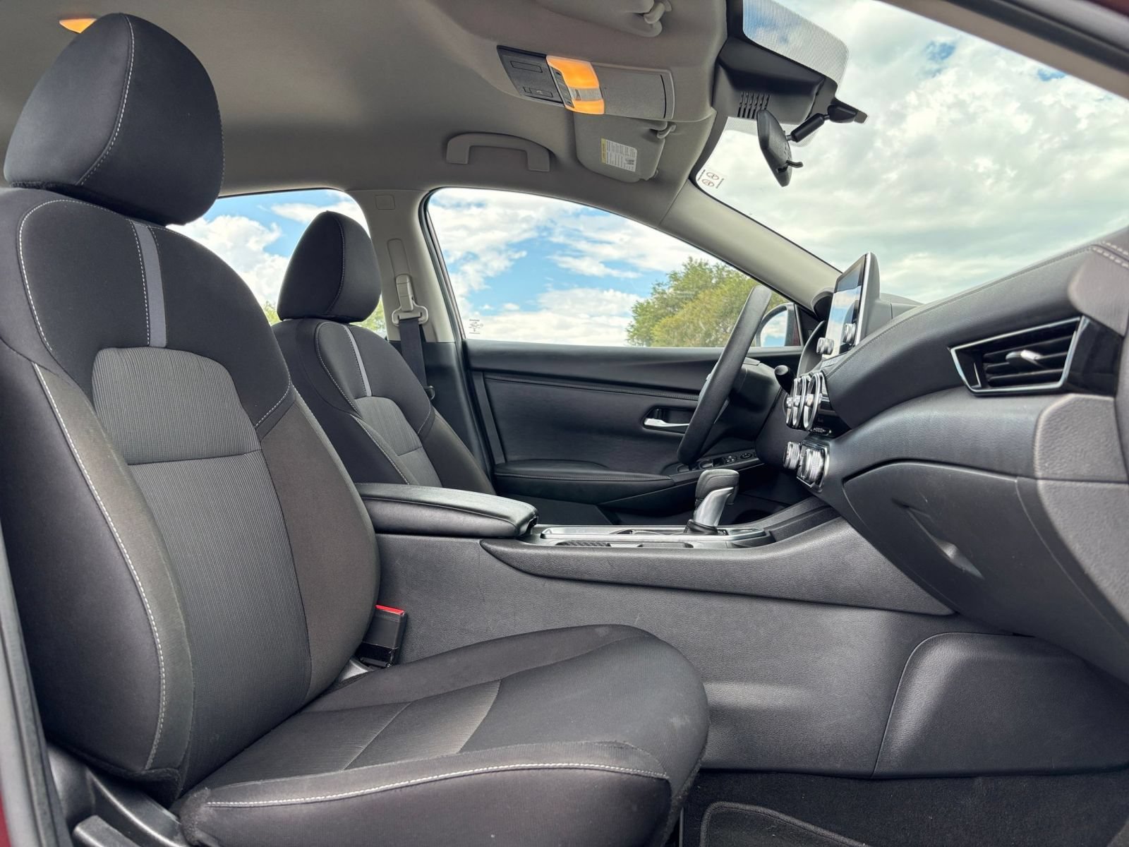 Used 2025 Nissan Sentra SV FWD image 34