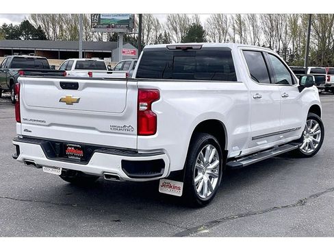 Used 2024 Chevrolet Silverado 1500 High Country w/ High Country Premium Package AWD/4WD image 15