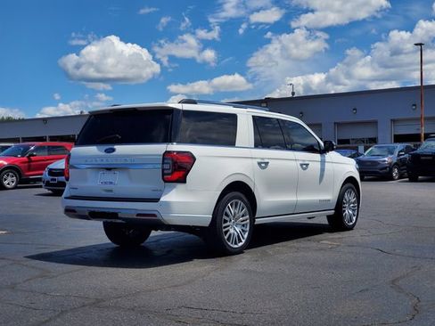 Used 2024 Ford Expedition Max Platinum AWD/4WD image 3