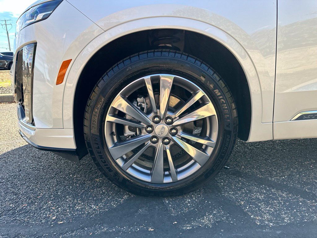 Used 2025 Cadillac XT6 Premium Luxury w/ LPO, Floor Liner Package AWD/4WD image 21
