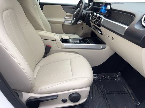 Used 2022 Mercedes-Benz GLB 250 image 47