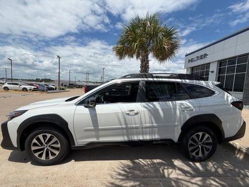 Used 2025 Subaru Outback Premium AWD/4WD image 8