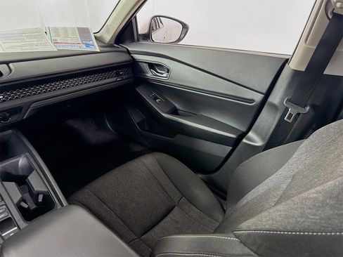 Used 2023 Honda Accord EX image 20