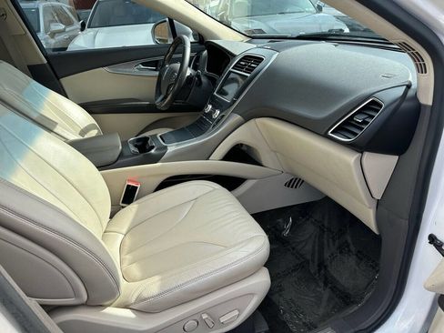 Used 2016 Lincoln MKX Select w/ Select Plus Package image 17