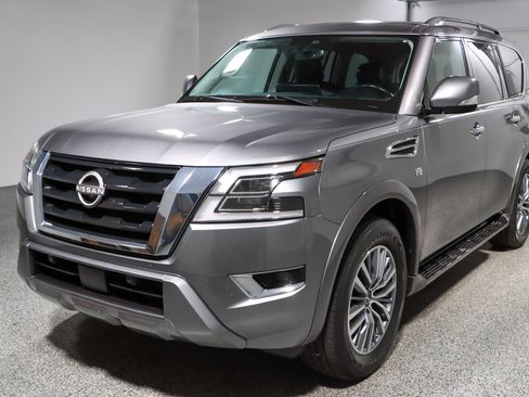 Used 2022 Nissan Armada SV w/ SV Appearance Package RWD image 34