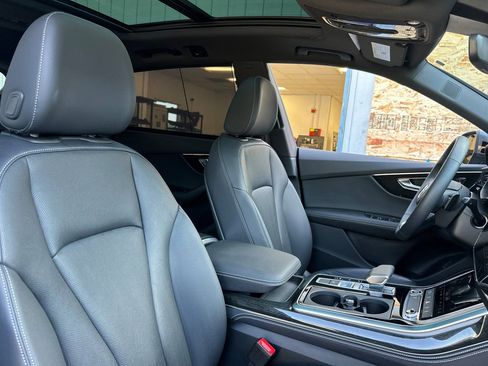 Used 2025 Audi Q8 Premium Plus w/ Premium Plus Package image 33