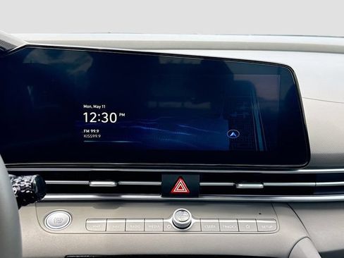 Certified 2025 Hyundai Elantra SEL FWD image 14