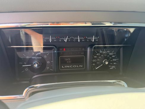 Used 2012 Lincoln Navigator L 2WD image 20