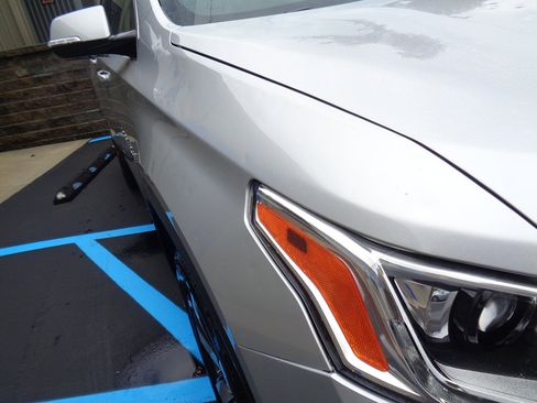 Used 2019 Chevrolet Traverse LT w/ LT Premium Package image 3