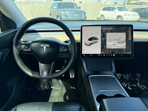 Used 2021 Tesla Model Y Long Range AWD/4WD image 30