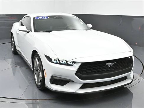 Certified 2025 Ford Mustang Coupe RWD image 3
