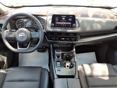 Used 2023 Nissan Rogue SV w/ SV Premium B Package FWD image 20