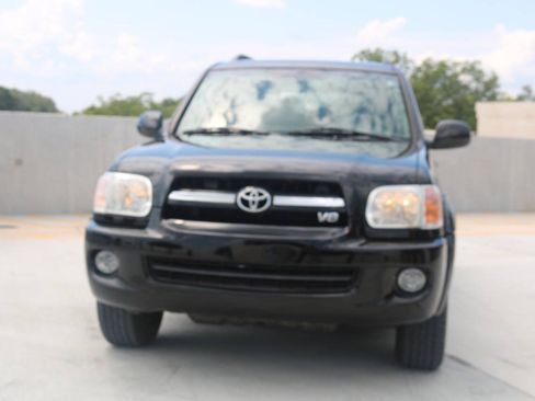 Used 2006 Toyota Sequoia SR5 RWD image 3