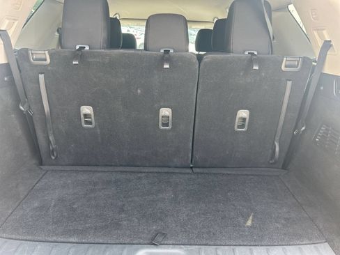 Used 2025 Nissan Pathfinder SV FWD image 23