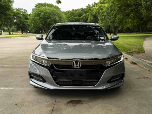 Used 2019 Honda Accord Sport image 3