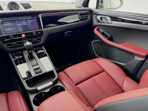 New 2026 Porsche Macan image 26