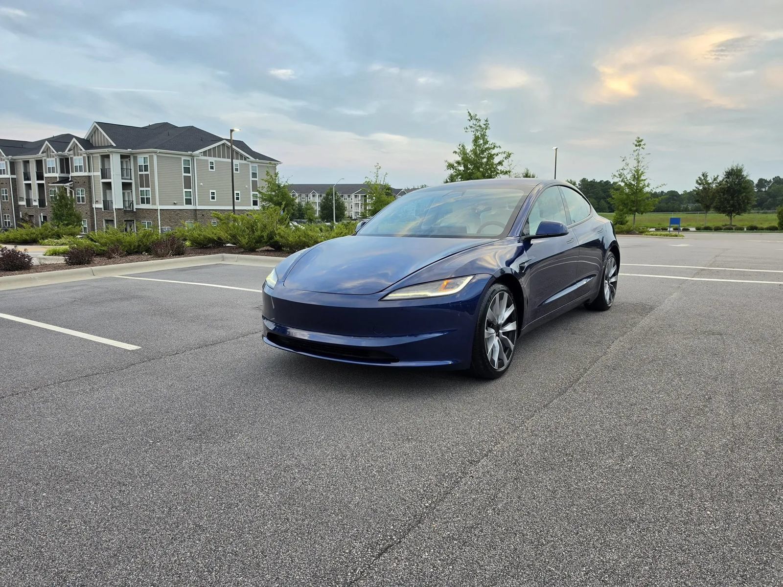 Used 2025 Tesla Model 3 RWD image 1
