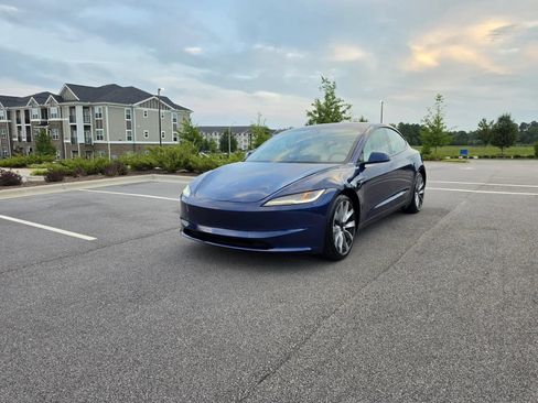 Used 2025 Tesla Model 3 RWD image 1