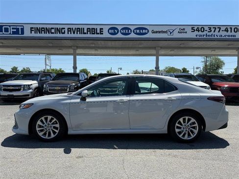 Used 2023 Toyota Camry LE w/ Convenience Package FWD image 9